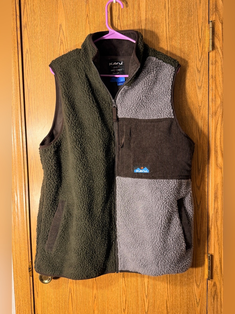 Kavu Cooper Sherpa Colorblock Vest in Olive Green & Light Gray